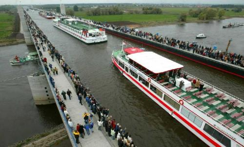 Canal sobre el rio Elba