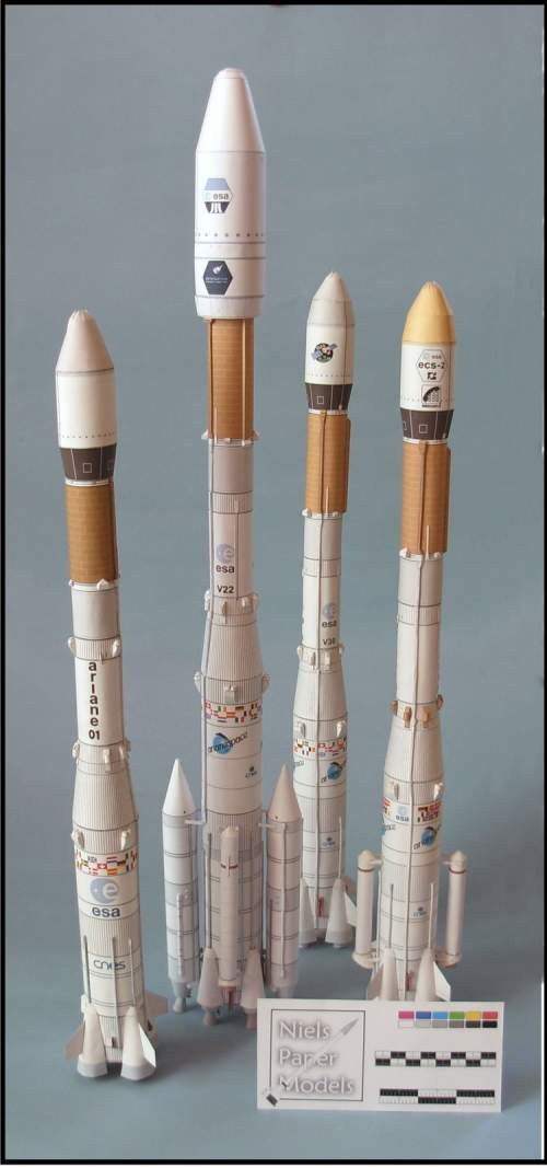 Cohetes Arianne en papel