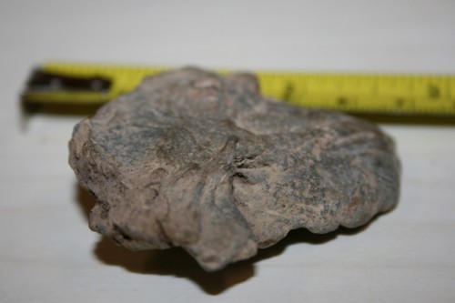 metal encontrado en el cráter